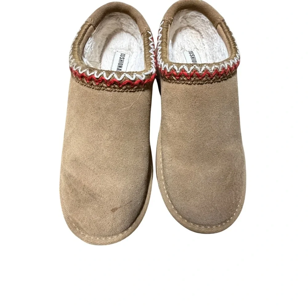 CUSHIONAIRE Kabuki Platform Genuine Suede Fuzzy Mule Slippers Women Sz 7.5 - Picture 5 of 7